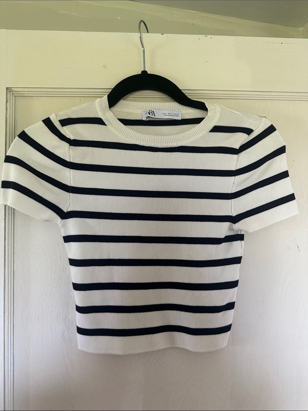 Zara Short Sleeve T shirt - Navy & White
